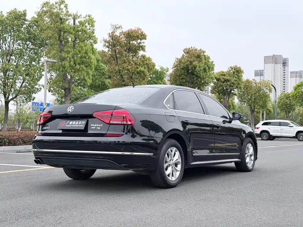 Volkswagen Passat 2019 — фото 10