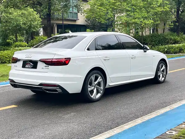 Audi A4L 2021