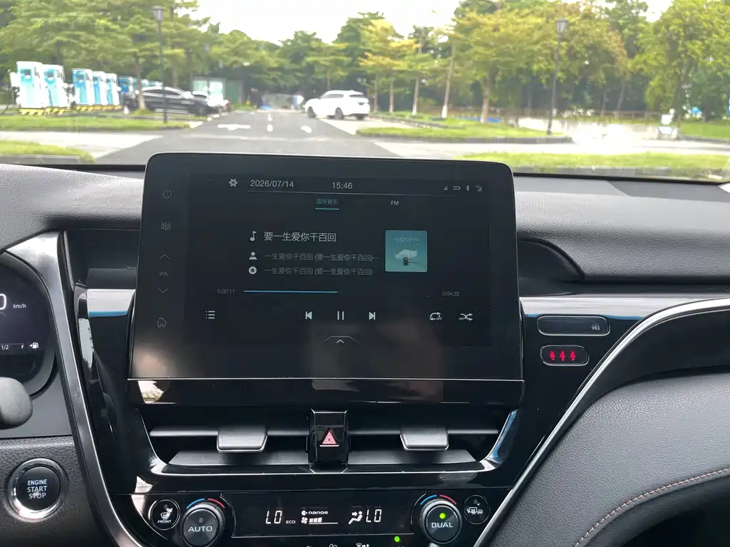 Toyota Camry 2021 — фото 11