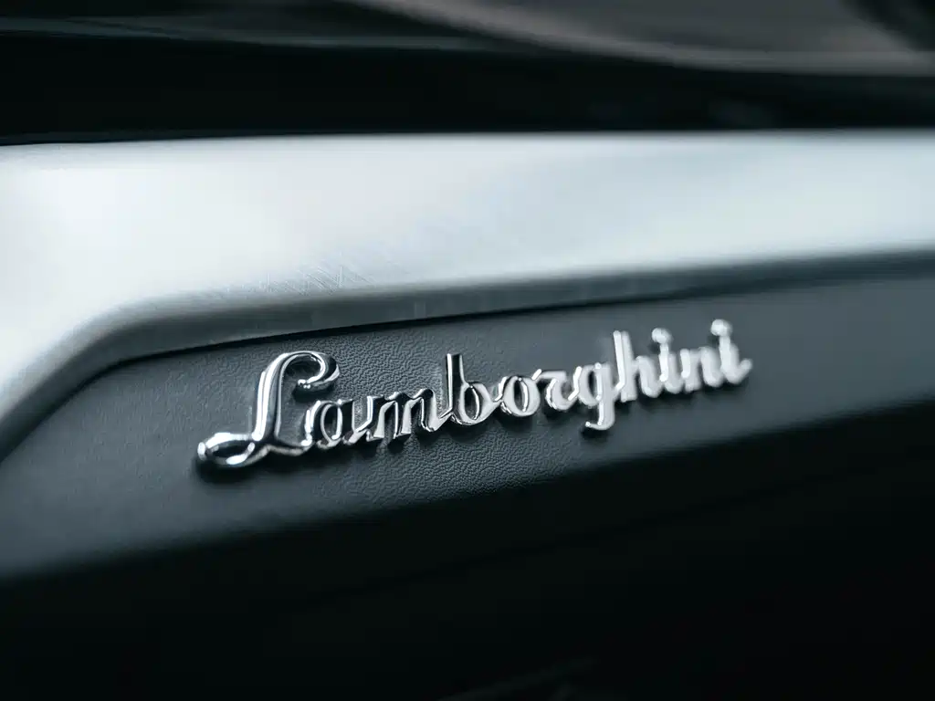 Lamborghini Urus 2021 — фото 26