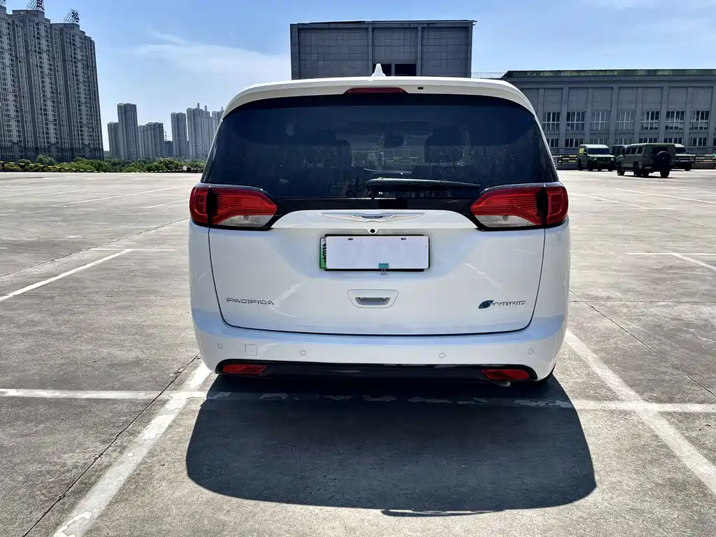 Chrysler Grand Voyager PHEV 2025 — фото 5