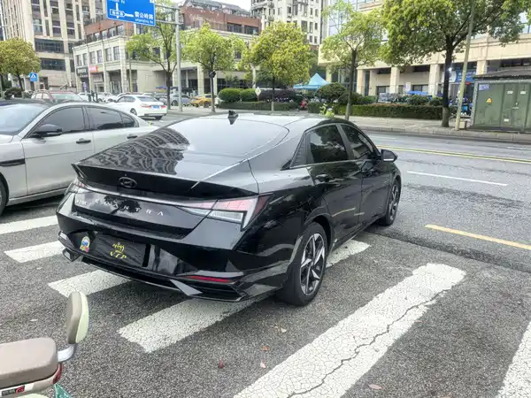Hyundai Elantra 2021