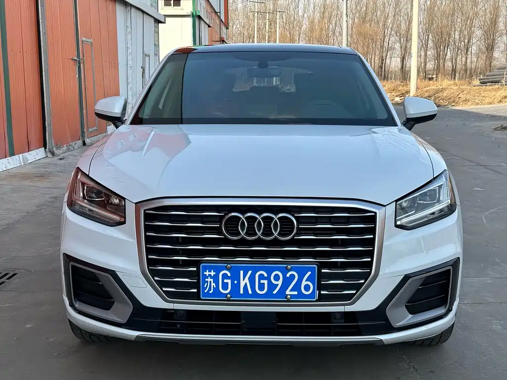 Audi Q2L 2021 — фото 1