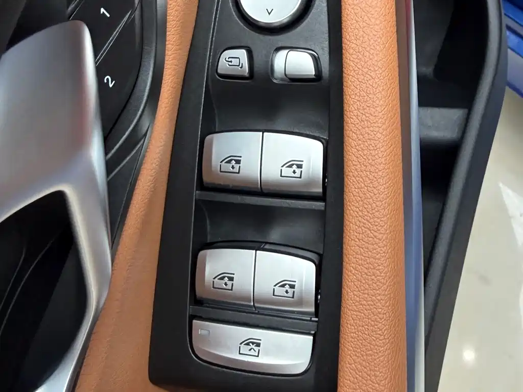 BMW 3 Series 2021 — фото 14
