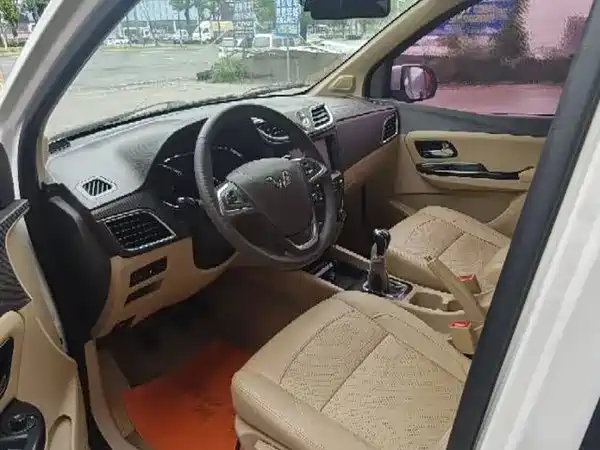 Wuling Hongguang 2017