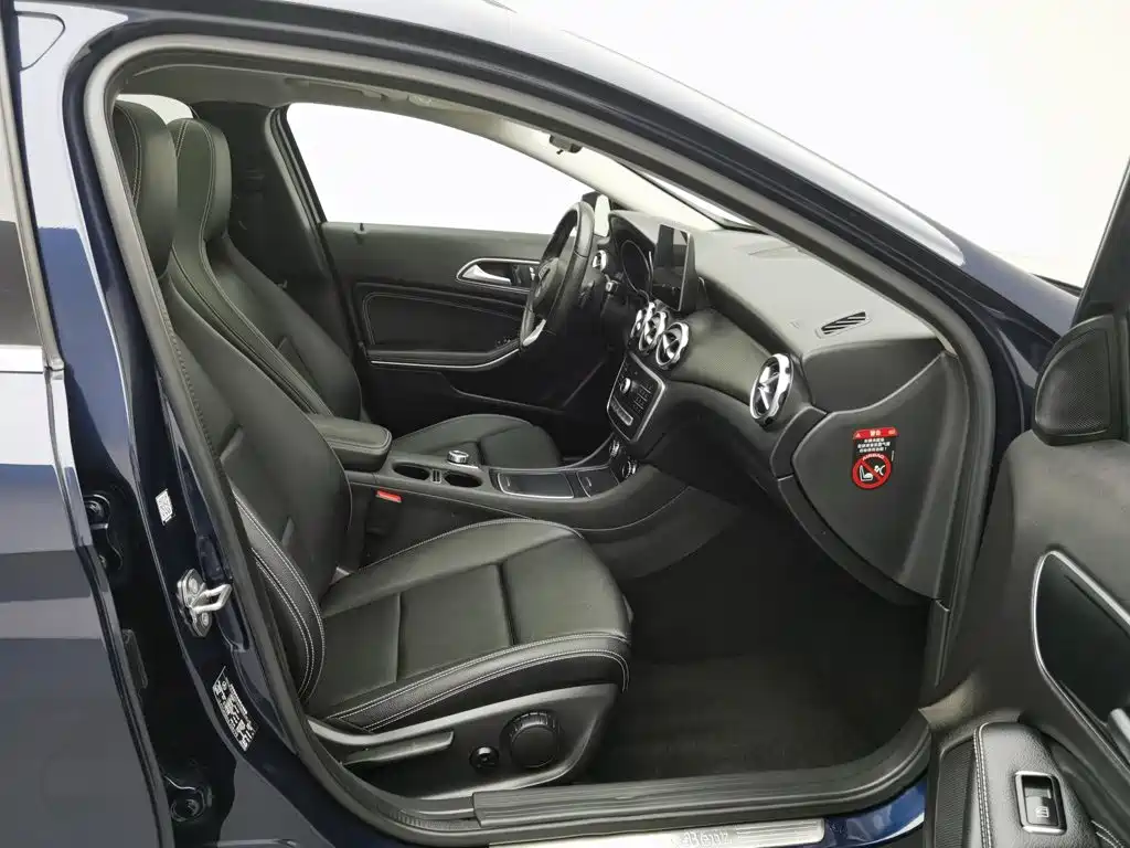 Mercedes-Benz GLA 2018 — фото 23