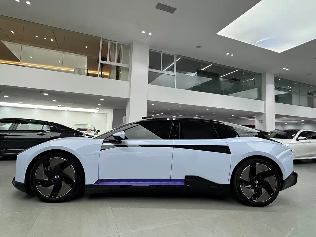 HiPhi Z 2023