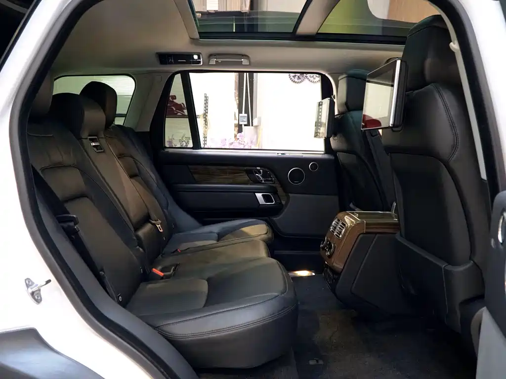 Land Rover Range Rover 2019 — фото 11
