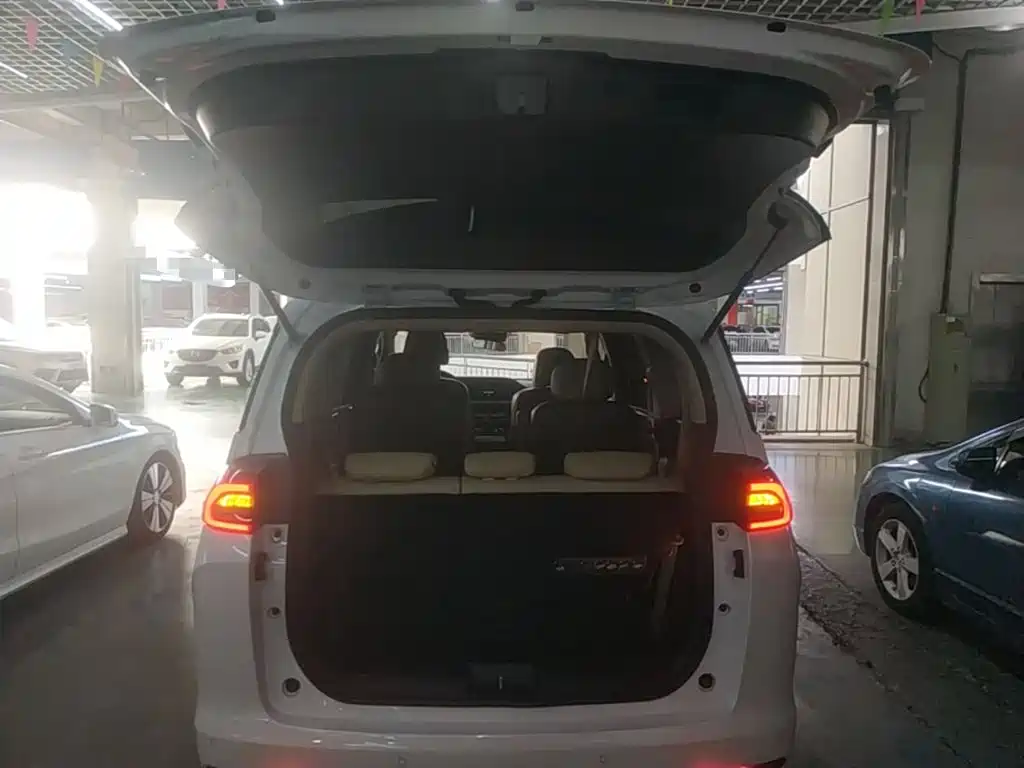 GAC Trumpchi M6 2022 — фото 19