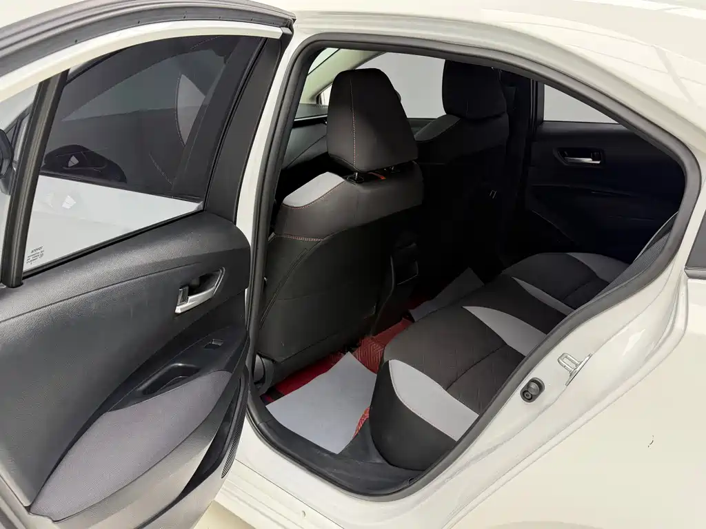 Toyota Corolla 2023 — фото 12