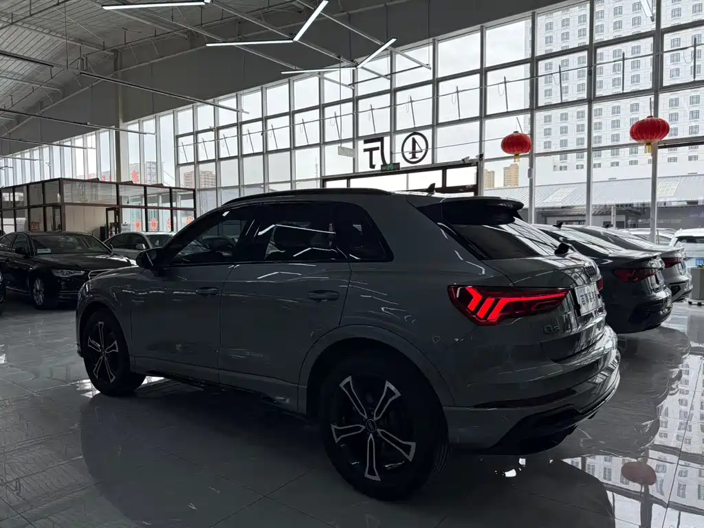 Audi Q3 2023 — фото 7