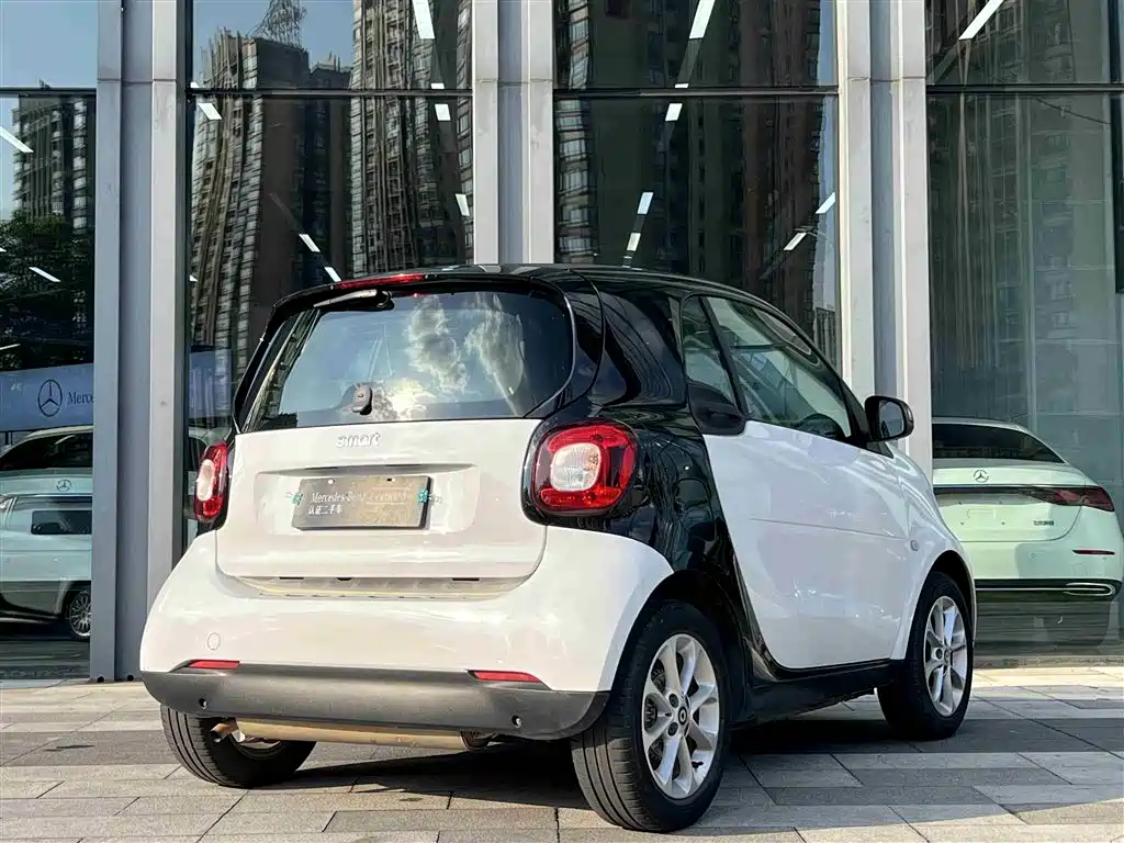 smart Fortwo 2017 — фото 9