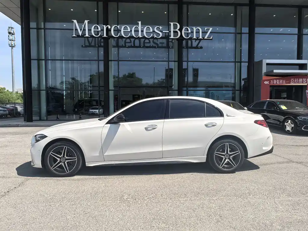 Mercedes-Benz C-Class 2023 — фото 7