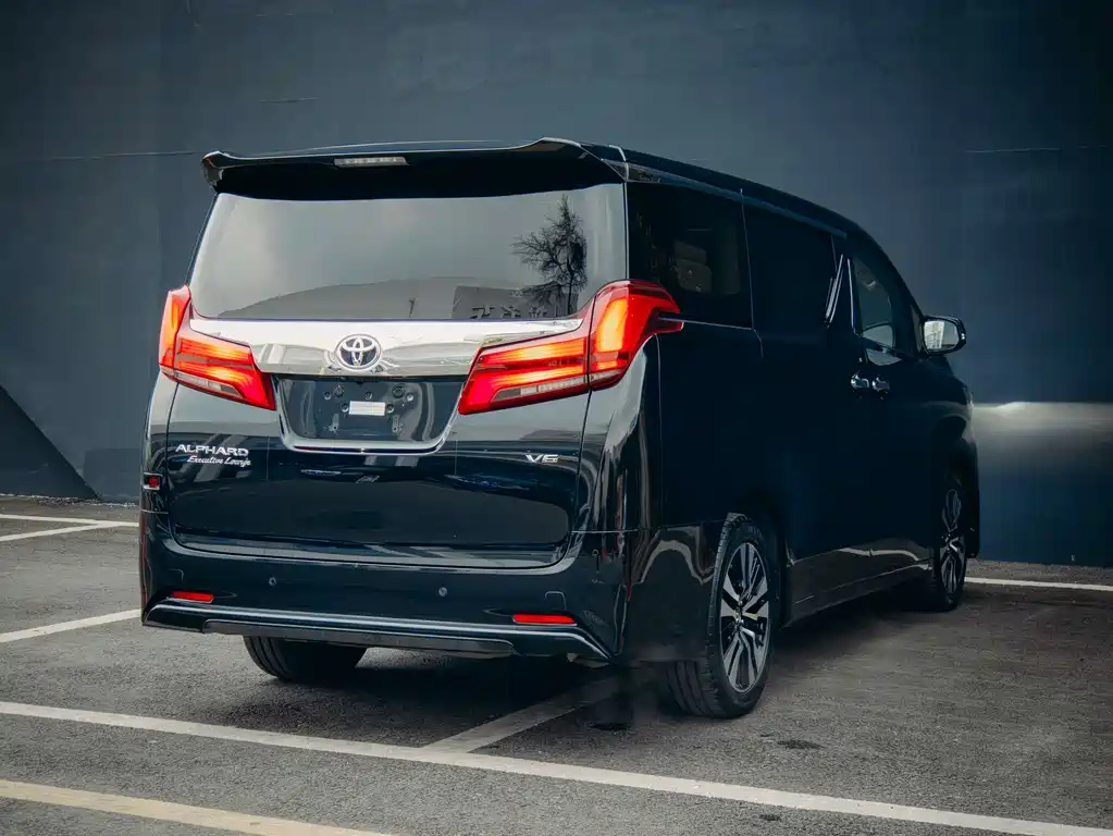 Toyota Alphard 2018 — фото 3
