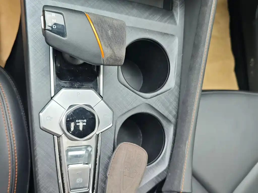 Changan UNI-V 2022 — фото 14
