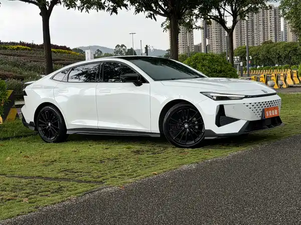 Changan UNI-V 2024