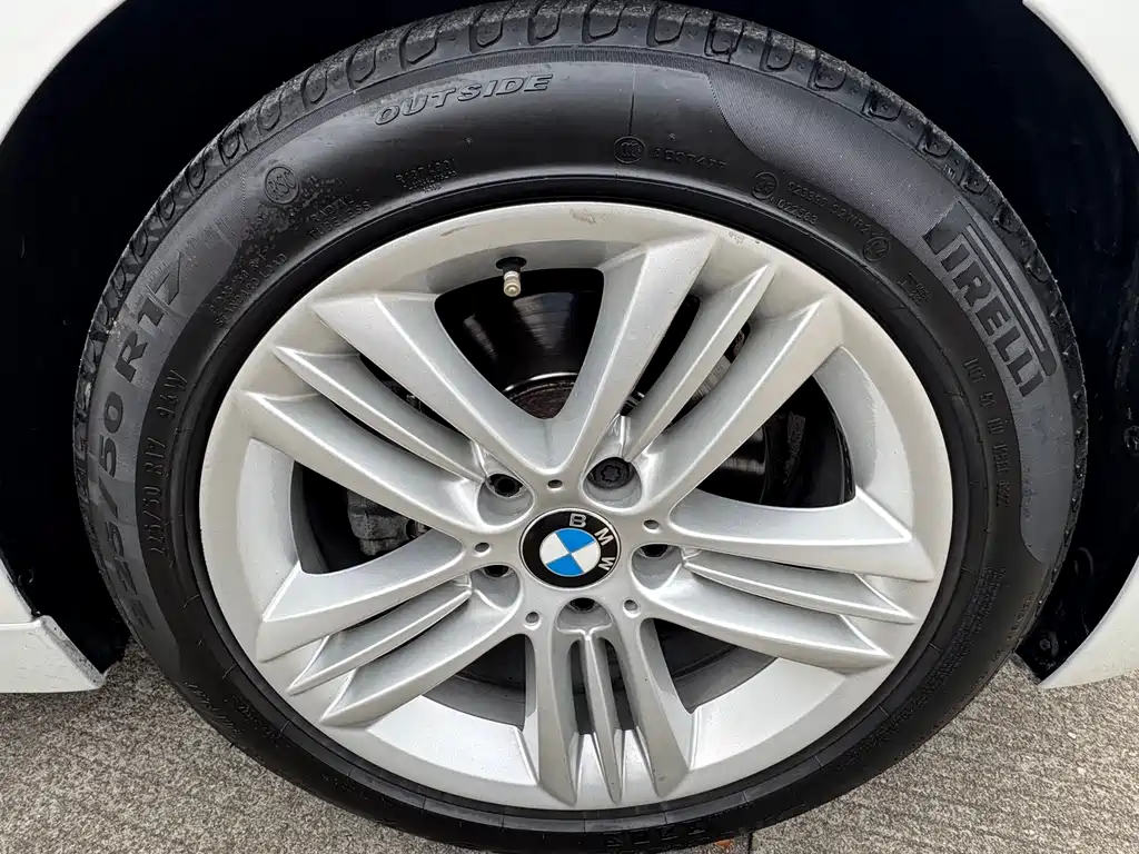 BMW 3 Series 2017 — фото 17
