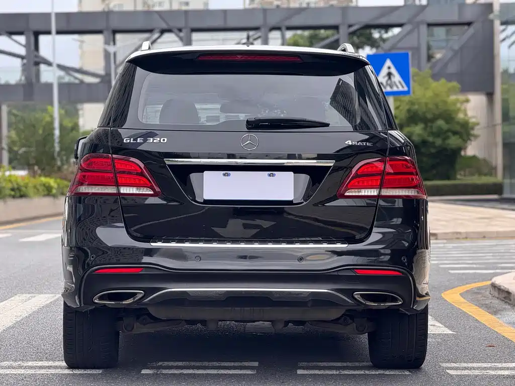 Mercedes-Benz GLE 2017 — фото 7