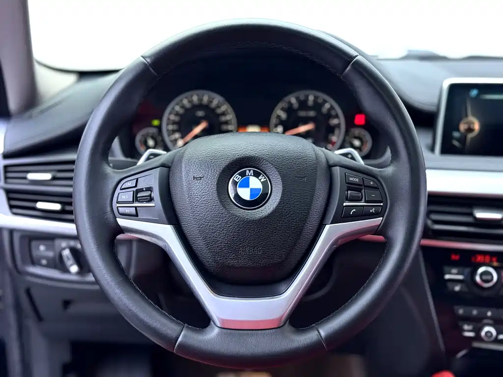 BMW X6 2018 — фото 19