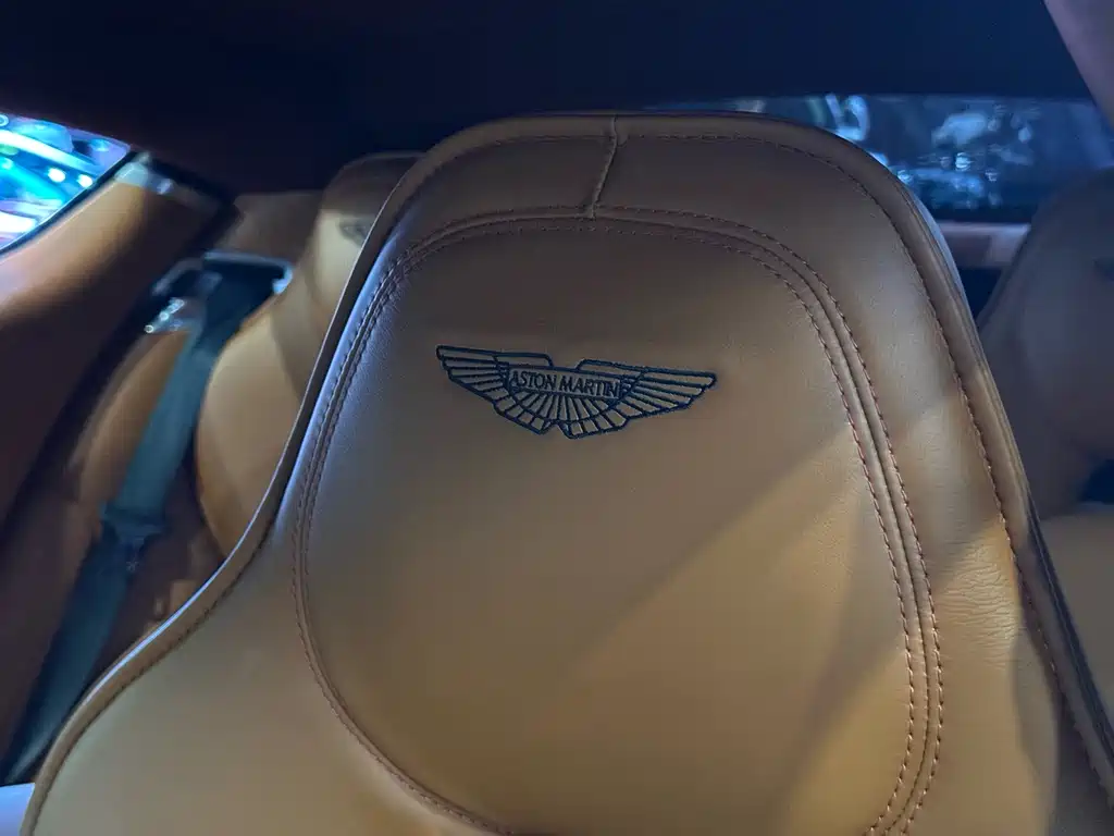 Aston Martin Rapide 2017 — фото 19