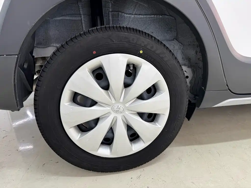 Toyota Yaris L 2022 — фото 19
