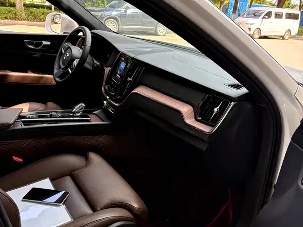 Volvo XC60 2024