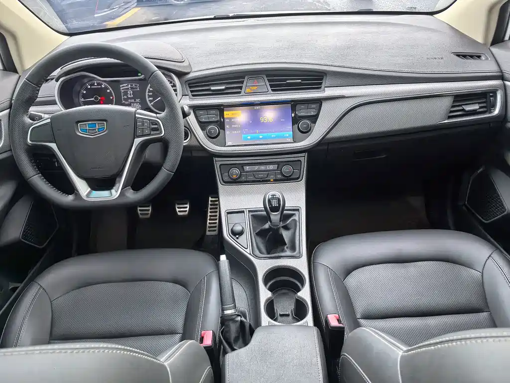 Geely Emgrand GS 2017 — фото 15