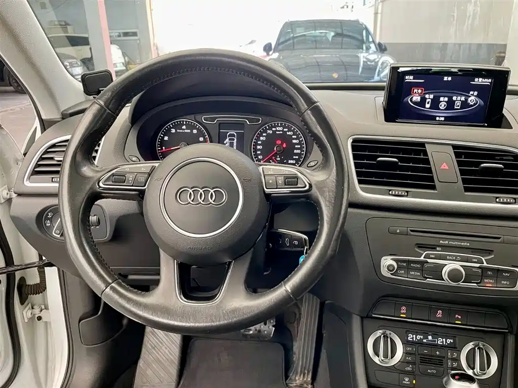Audi Q3 2016 — фото 12