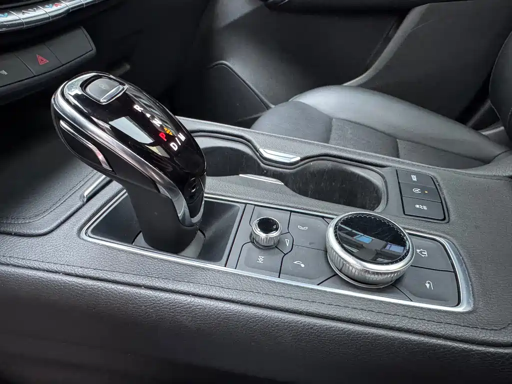 Cadillac XT4 2022 — фото 18