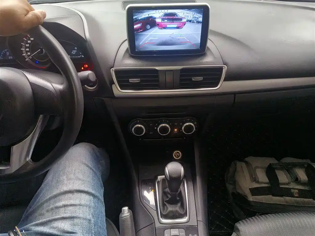 Mazda 3 Axela 2015 — фото 14