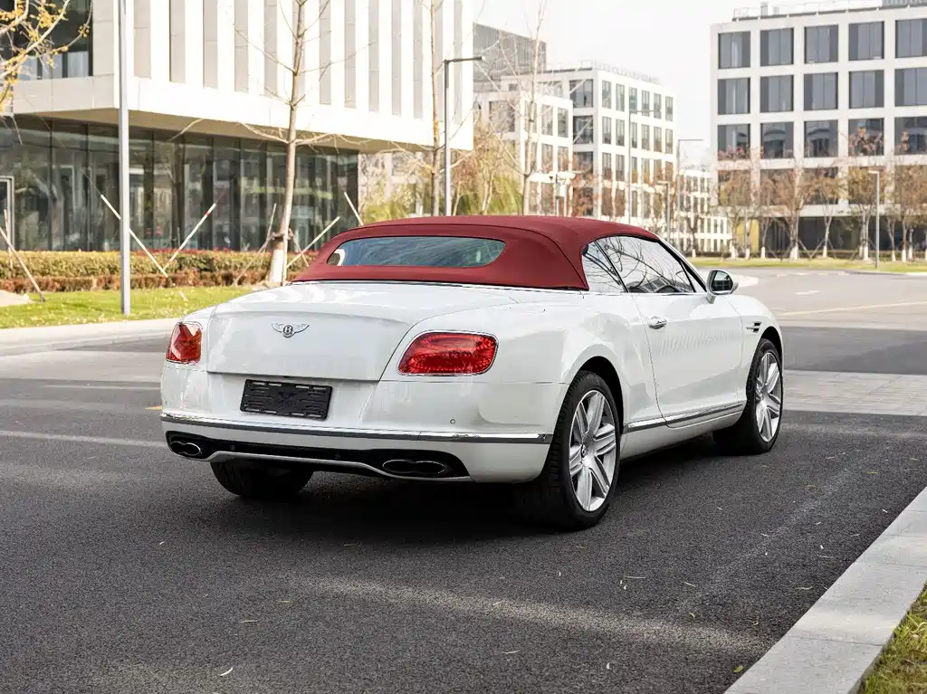 Bentley Continental 2017 — фото 4
