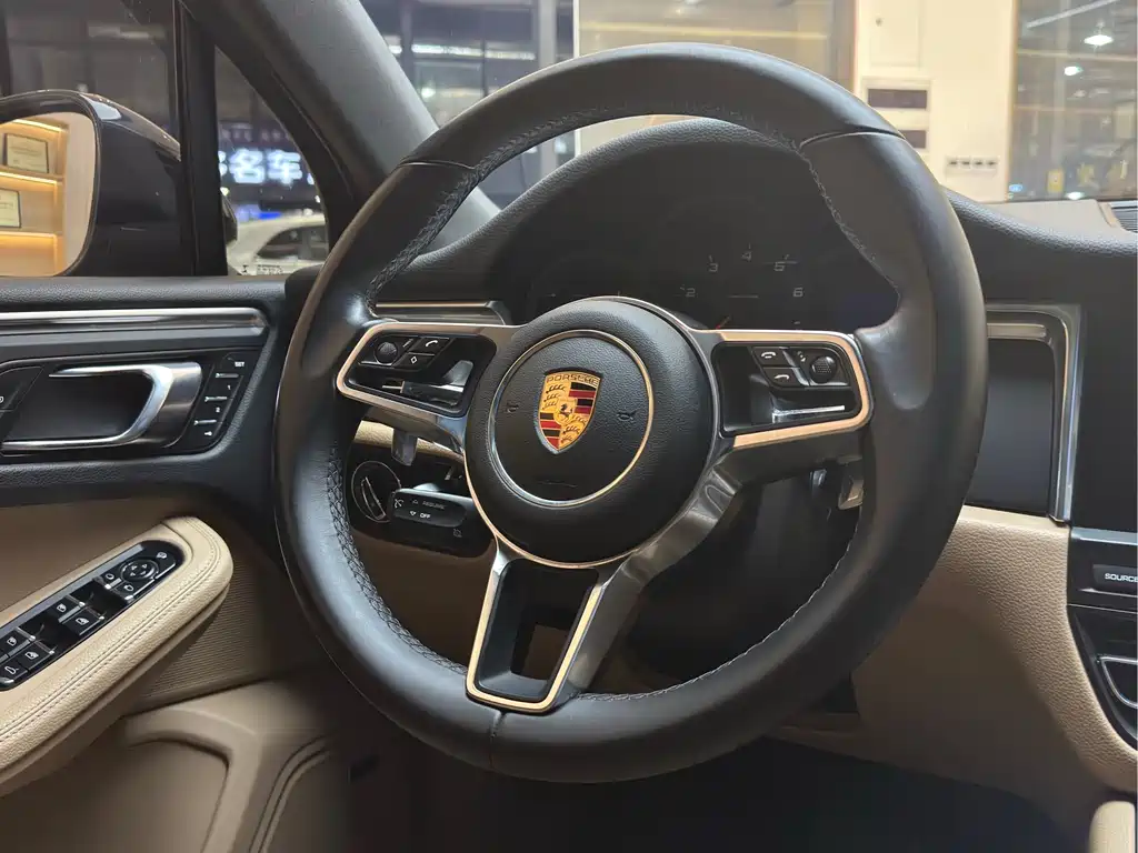 Porsche Macan 2019 — фото 14