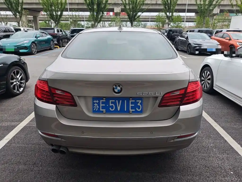 BMW 5 Series 2016 — фото 10