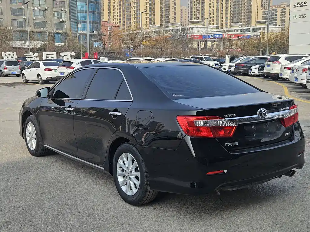 Toyota Camry 2014 — фото 9