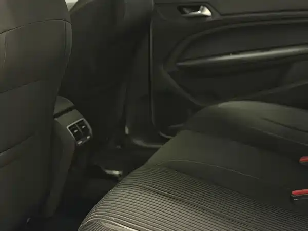 Peugeot 408 2016