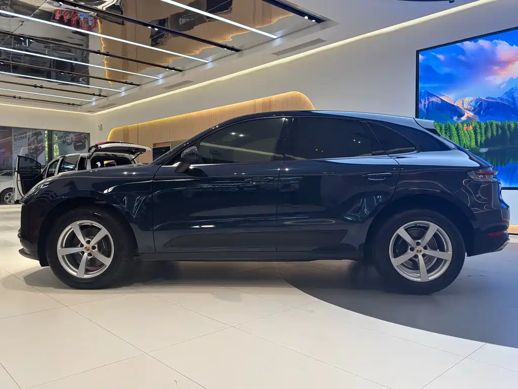 Porsche Macan 2019 — фото 25