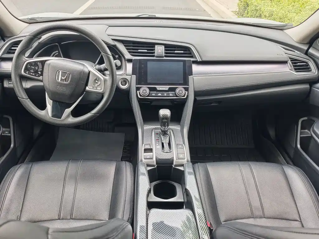 Honda Civic 2018 — фото 10