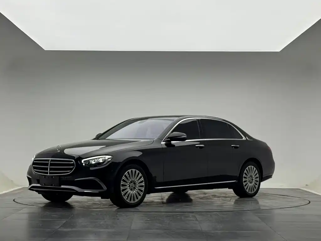 Mercedes-Benz E-Class 2022 — фото 3