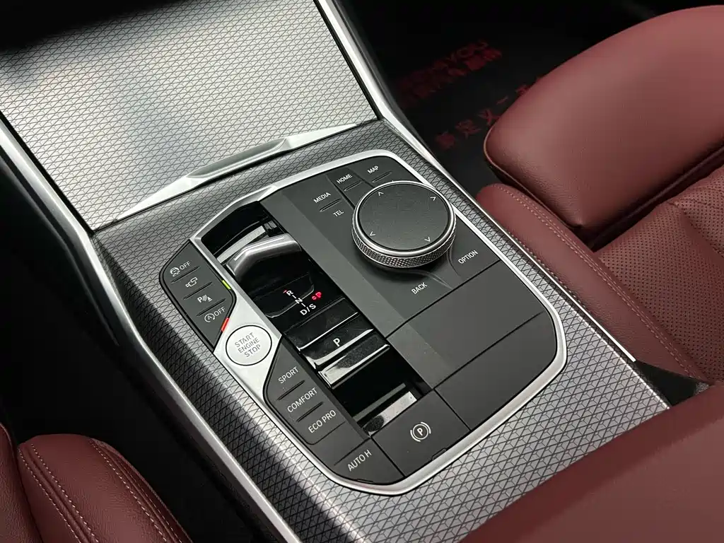 BMW 3 Series 2024 — фото 15
