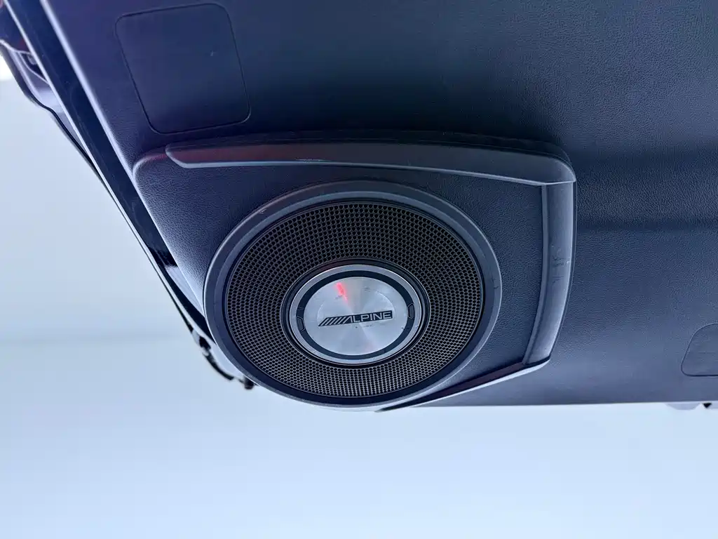 Toyota Alphard 2023 — фото 34