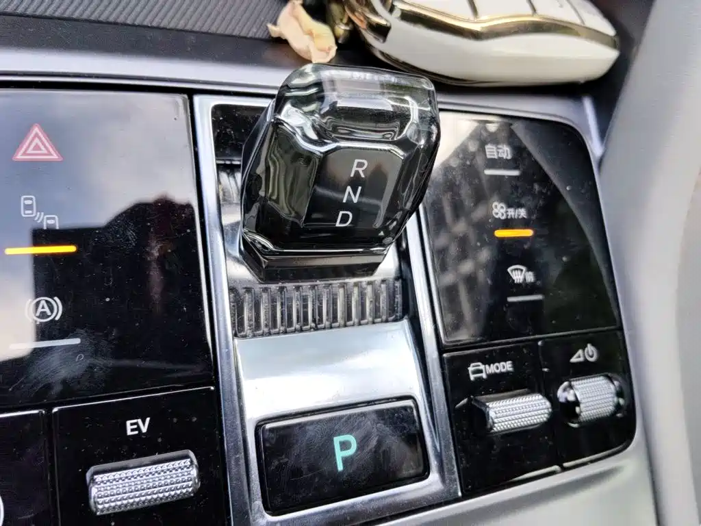 BYD Song PLUS New Energy 2023 — фото 10