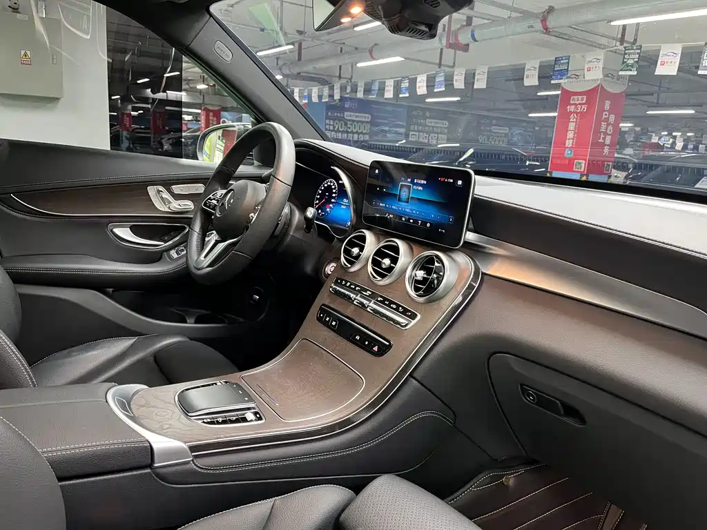 Mercedes-Benz GLC 2020 — фото 18
