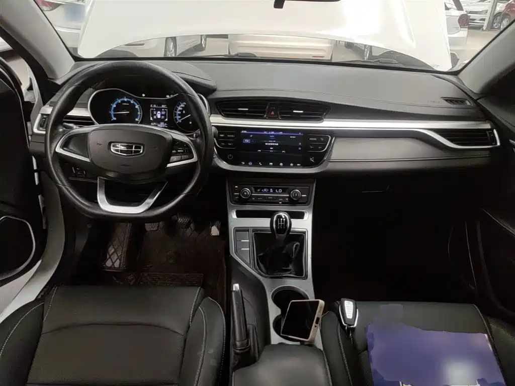 Geely Emgrand 2020 — фото 10