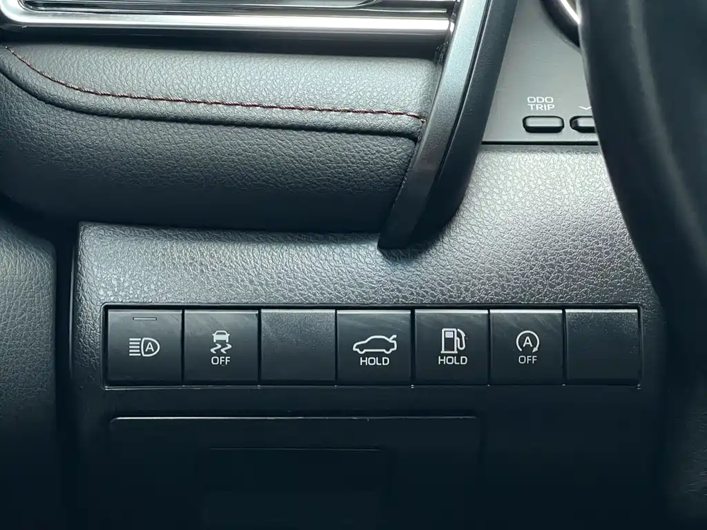Toyota Camry 2020 — фото 14