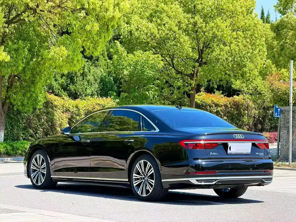 Audi A8 2020 — фото 7