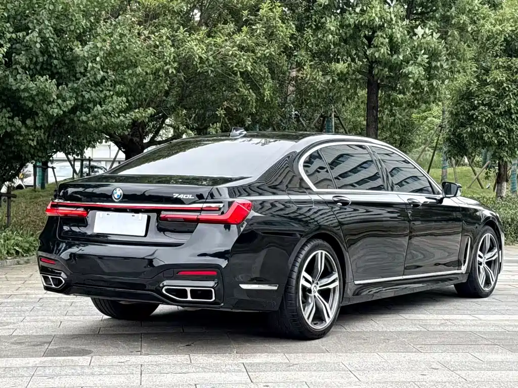 BMW 7 Series 2017 — фото 7