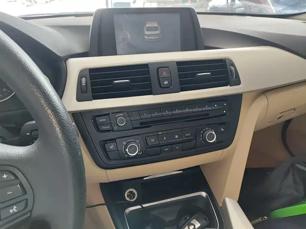 BMW 3 Series 2015 — фото 13