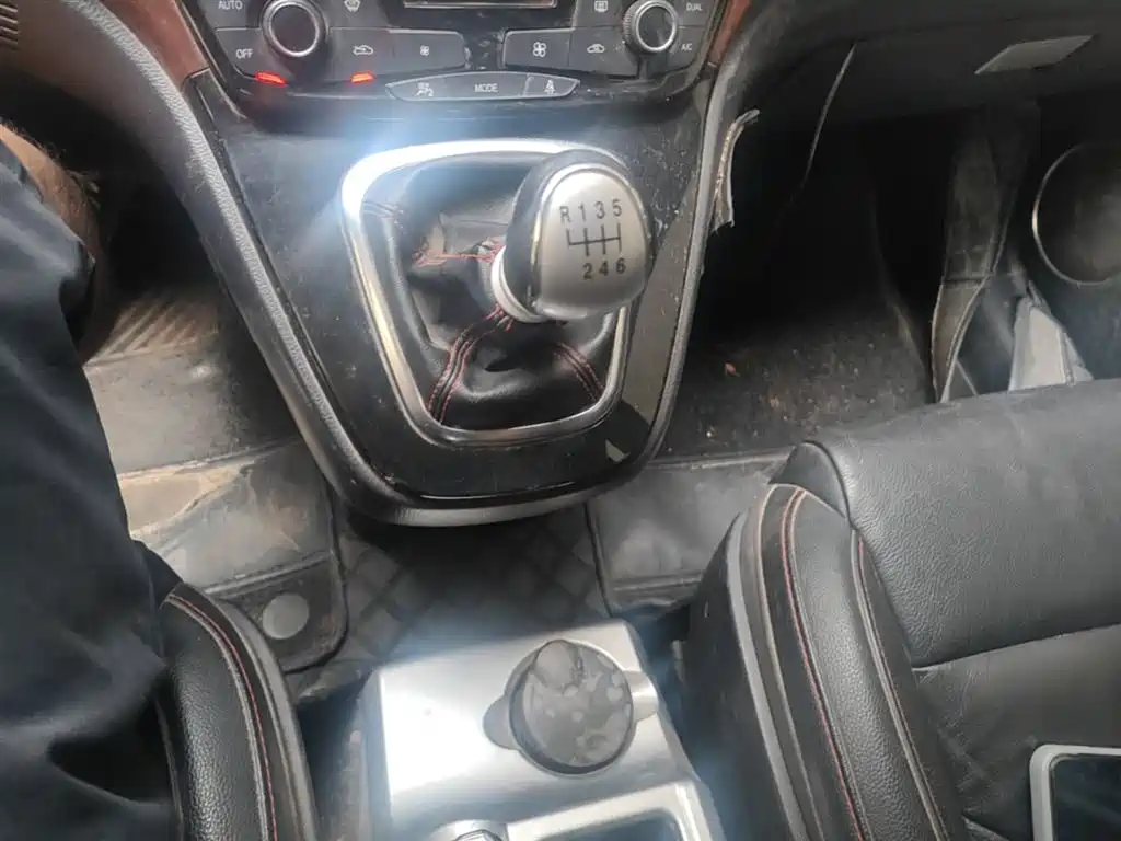 Haval H6 2015 — фото 14
