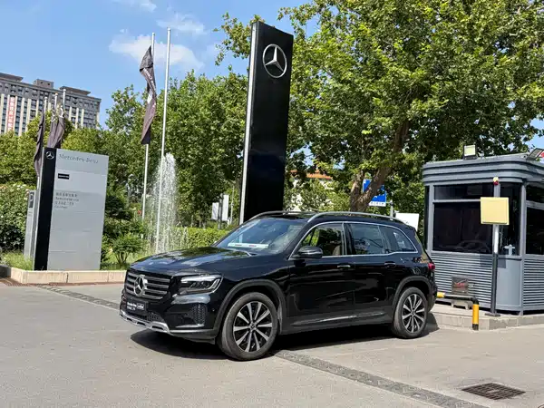Mercedes-Benz GLB 2025