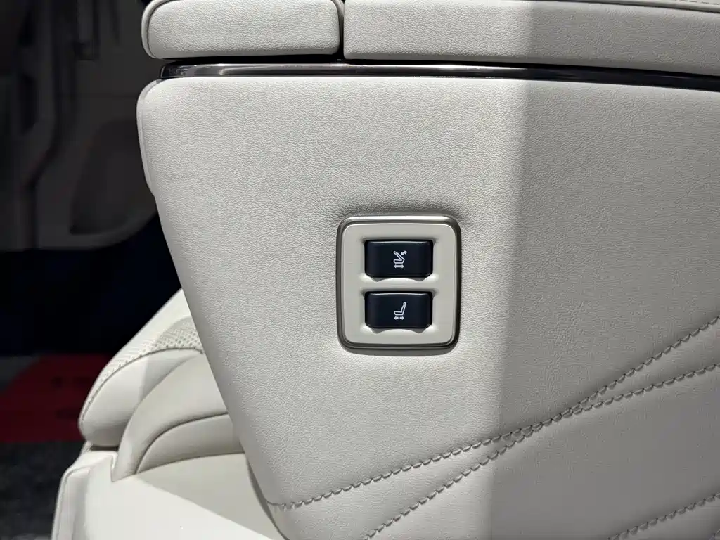 Toyota Alphard 2024 — фото 26